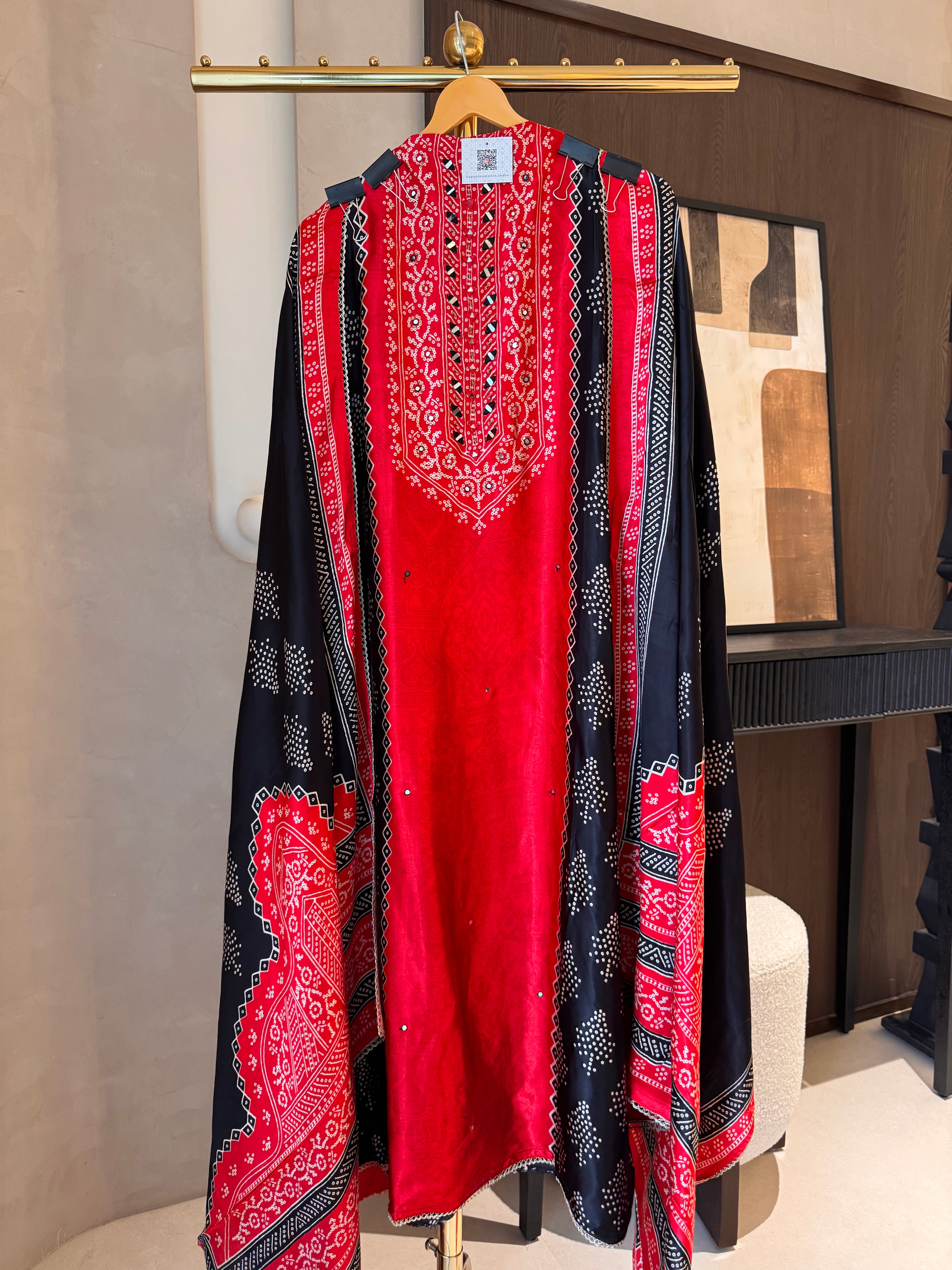 The Kaanch Bandhej — Gaji Silk Suit with Mirror Work-red black front