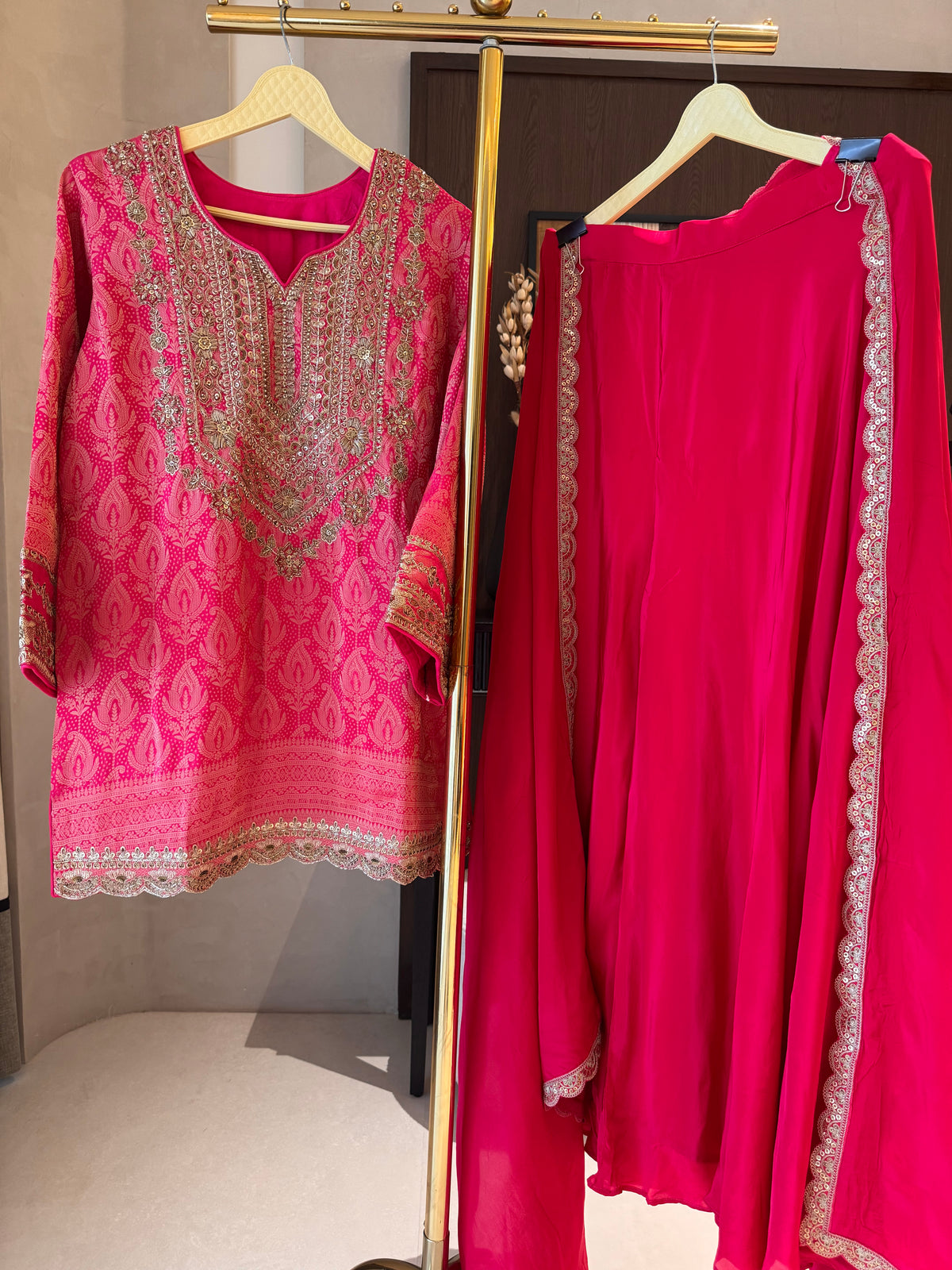 The Rajwada Aura — Banarasi Set with Zardosi Work