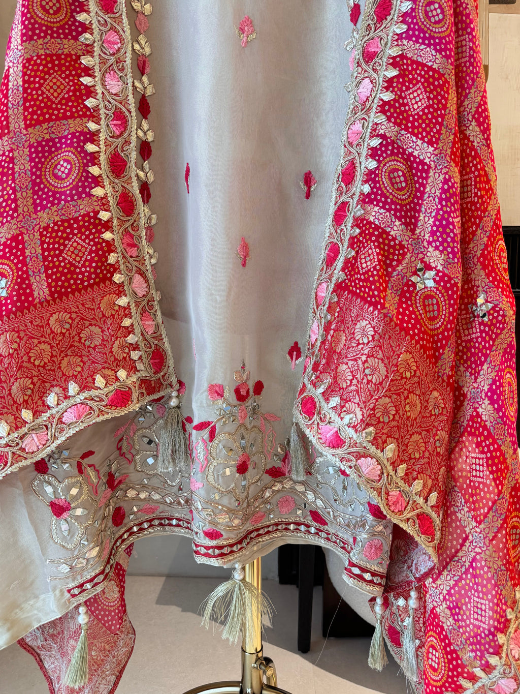 The Rang Aura — Shimmer Silk Suit with Bandhani Banarasi Dupatta-green-close up