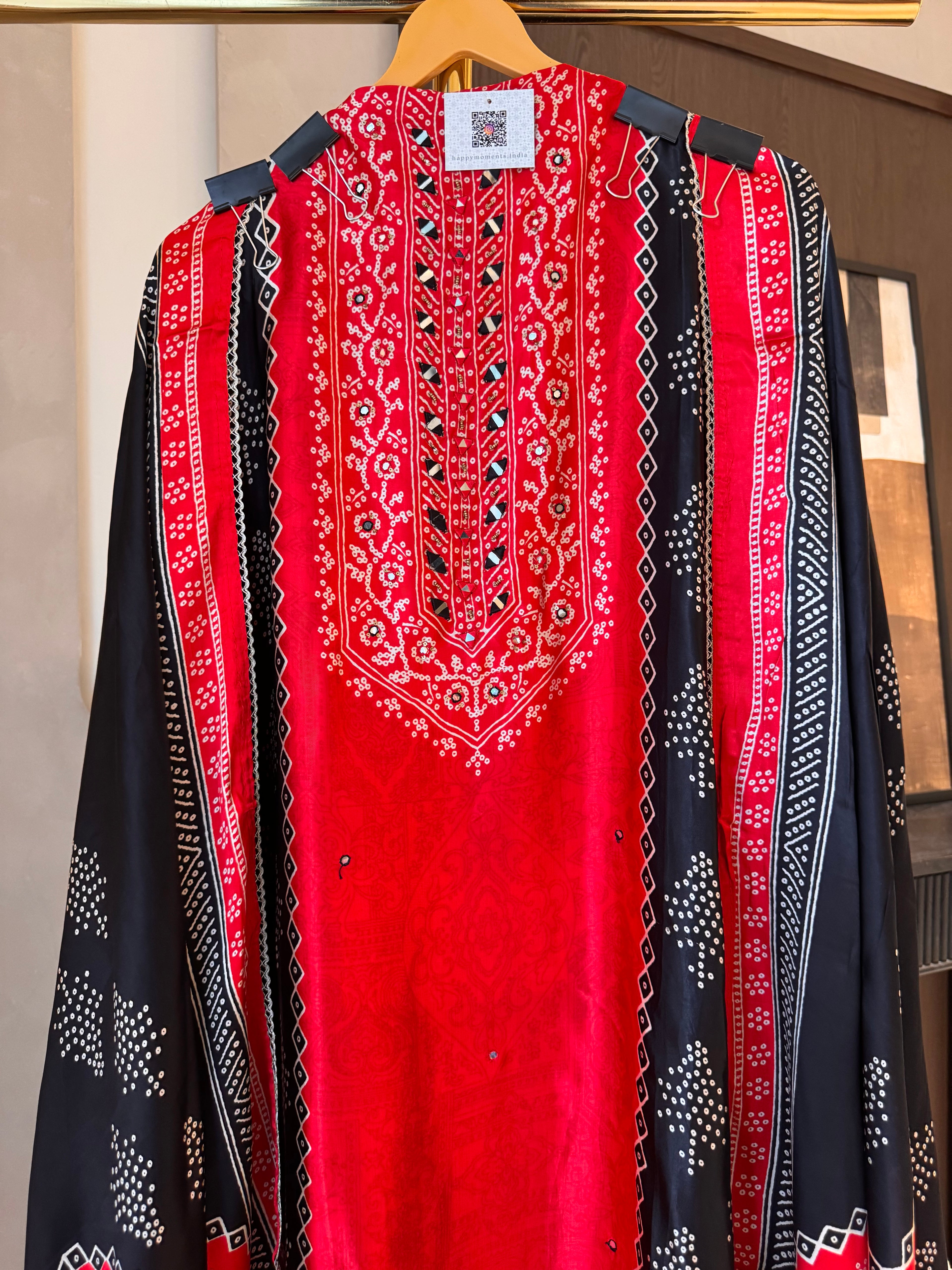 The Kaanch Bandhej — Gaji Silk Suit with Mirror Work-red black -front- close up 