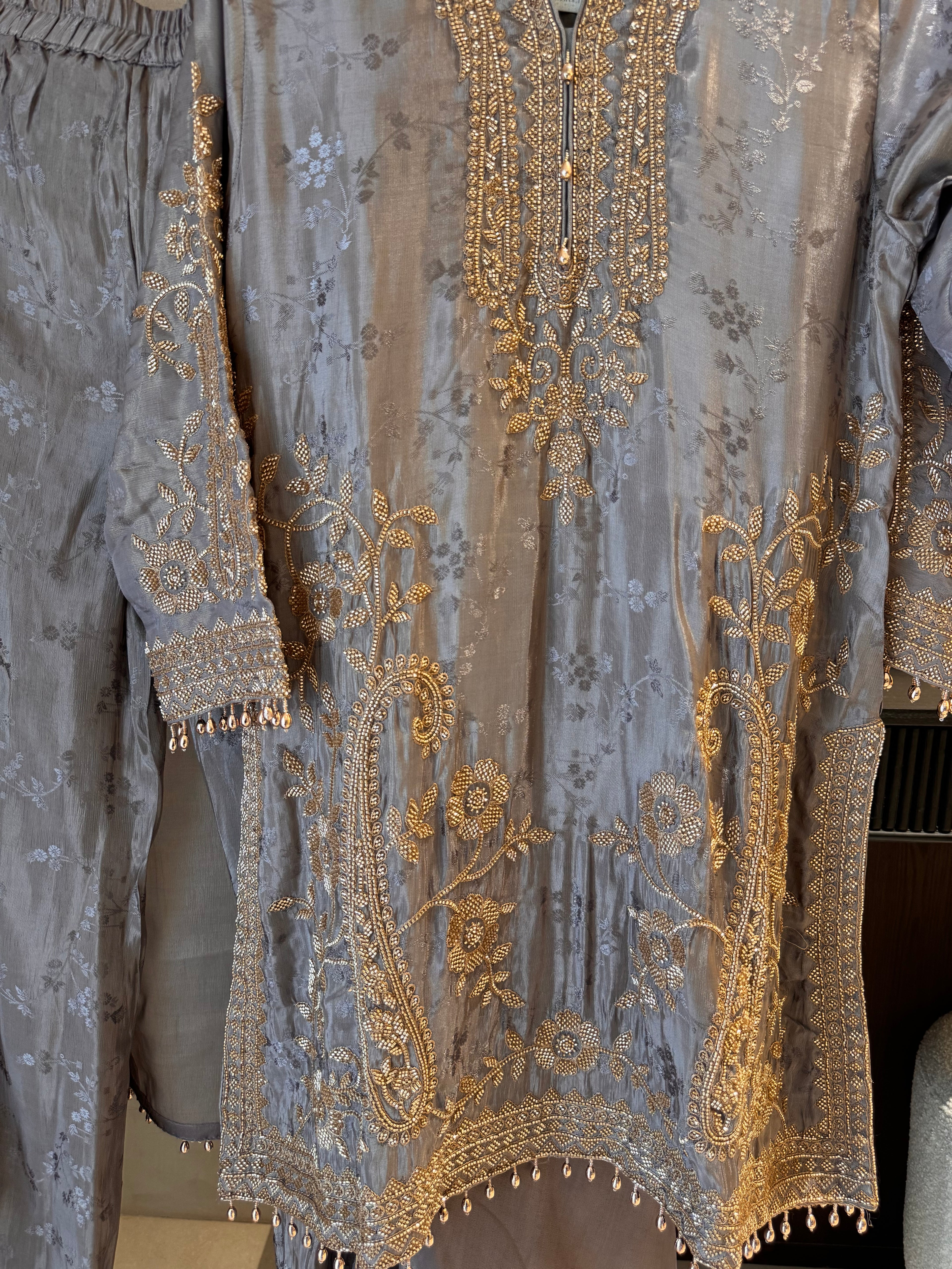 The Aura Muse — Silk Self-Embossed Suit with Organza Dupatta- grey -front close up 