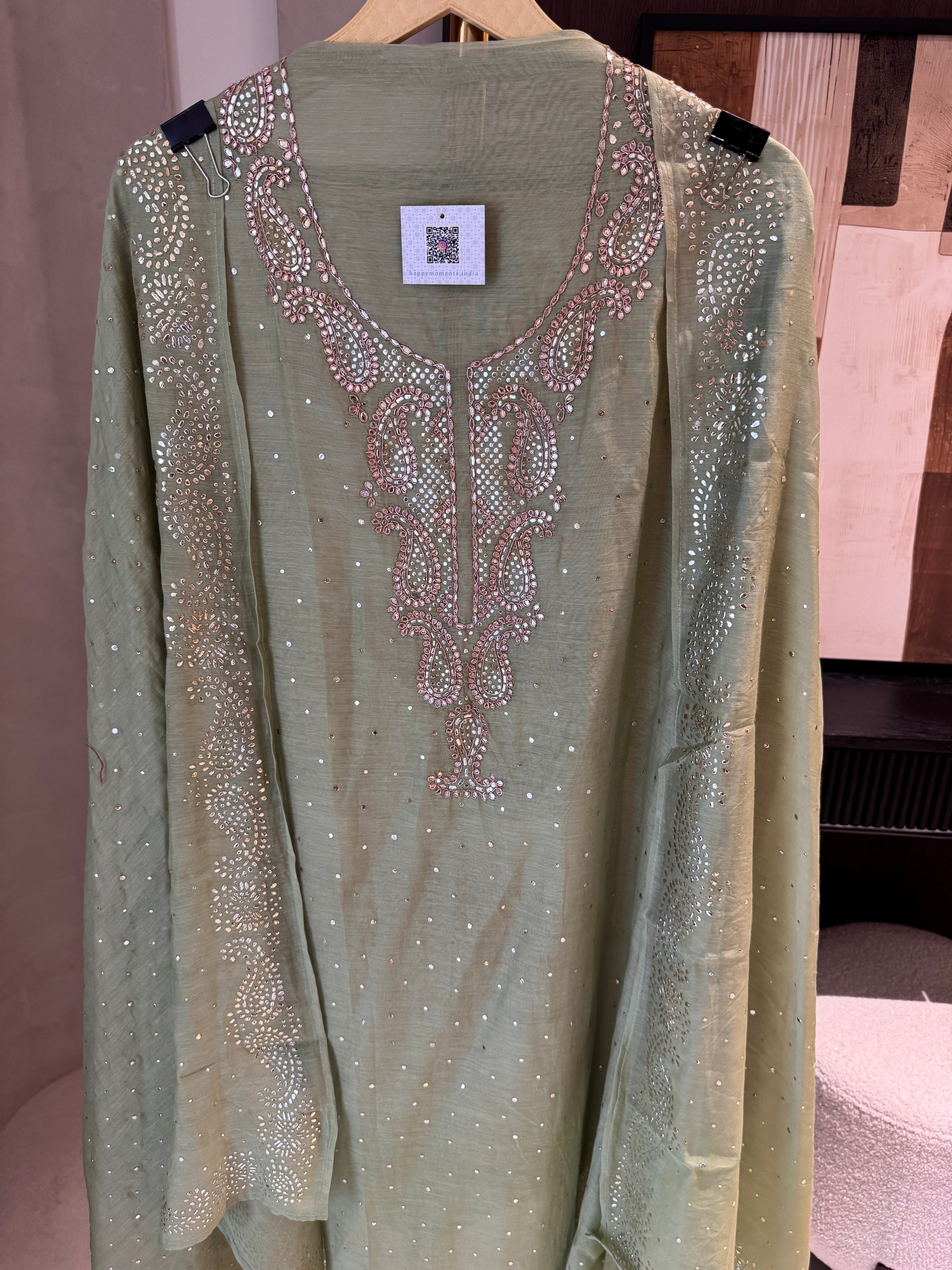 The Sanjh Bloom — Mul Suit with Mukesh & Zardozi Work-pista-close up