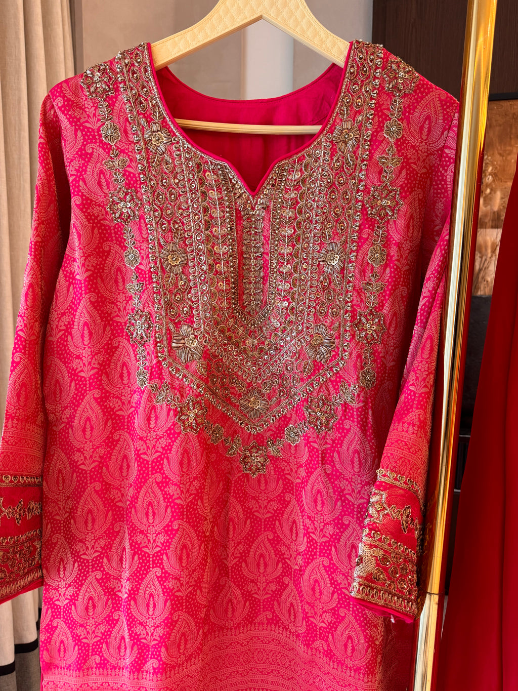 The Rajwada Aura — Banarasi Set with Zardosi Work